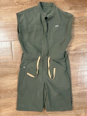 FIGS Rafaela Cargo Scrub Jumpsuit XXS Moss